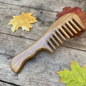 Lược gỗ đàn hương xanh, lược gỗ đàn hương răng to, lược cán gỗ đàn hương, lược gỗ, lược gỗ răng thưa, lược gỗ đàn hương cao cấp OUMG