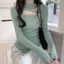 Áo len dệt kim form ôm cổ tròn, phù hợp mùa thu đông