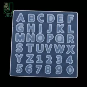 Khuôn silicone trong suốt làm từ nhựa epoxy dạng pha lê với hình dáng các chữ cái lớn