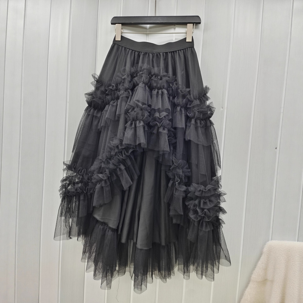 Váy dài gạc, thiết kế layering độc đáo, form body nhấn nhá, đa dạng style mặc