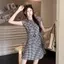 Đầm caro đen trắng cổ điển Hàn Quốc, thiết kế buộc dây giúp eo nhỏ gọn