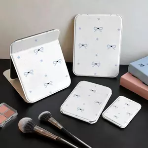 Hoa văn bướm xanh GIÁ SỐC Gương Trang Điểm Gấp Thỏ Xăn bướm Mini Dễ Mang Theo Đi Du Lịch