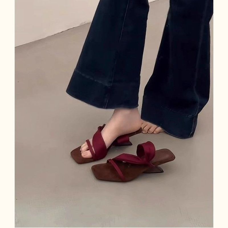 【✨Spot】Giày sandal nữ Kiểu Hàn Cao cấp Vintage Đế nâng cao 5cm Mũi vuông nhỏ Giày đế xuồng Đi chơi