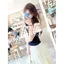 Áo thun nữ phong cách Hàn Quốc, thiết kế off-the-shoulder với nơ và chấm bi, phù hợp mùa hè