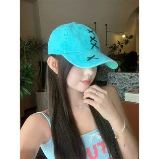 Đơn giản độc đáo - Mũ bóng chày nơ nhỏ hoa hồng đỏ giúp chống nắng với phong cách mới phổ biến
