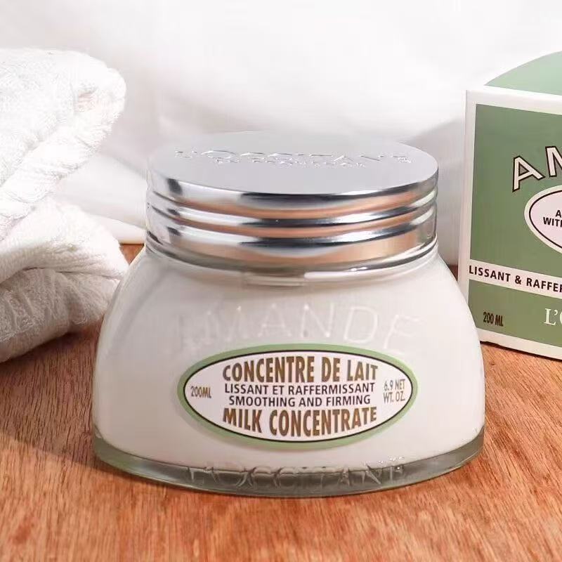 Sữa dưỡng thể làm săn chắc hạnh nhân Sweet Almond 200ml