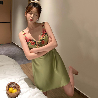 Váy ngủ lụa băng mùa hè mới, váy ngủ ren hoa gợi cảm, phong cách thuần khiết quyến rũ cho Nữ