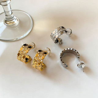 Bông tai bạc 925 hình chữ C tổ ong với sọc zircon ánh sáng, phù hợp cho nữ, sang trọng và độc đáo