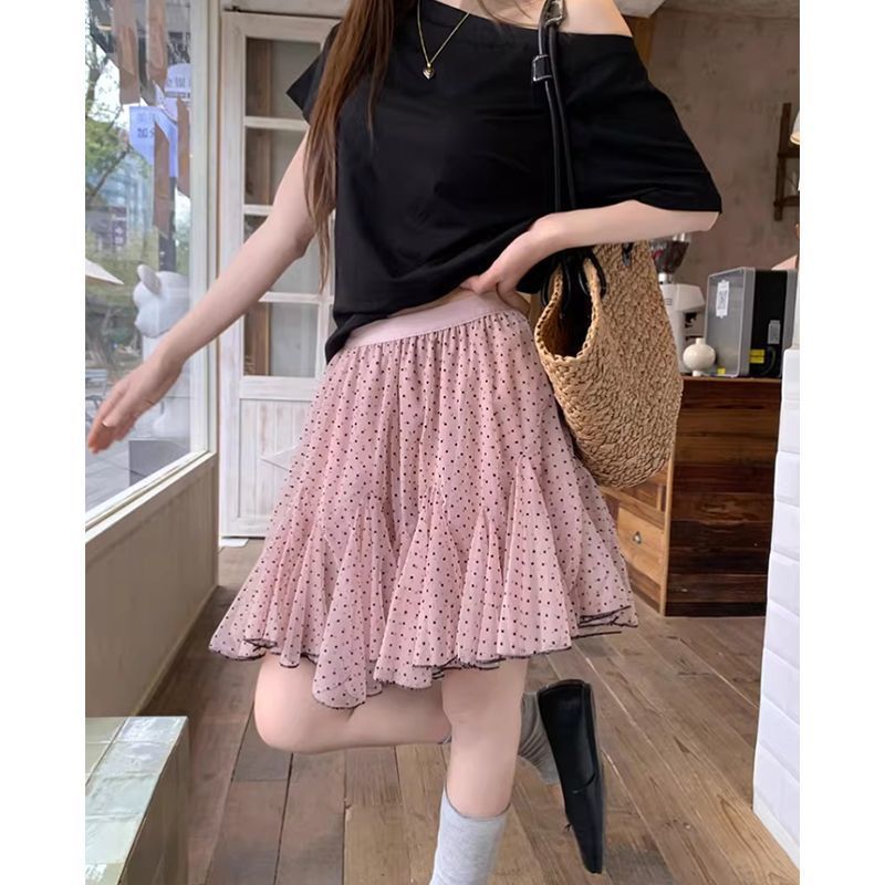 Váy ngắn phong cách Hàn Quốc màu cà phê và hồng, thiết kế chữ A với hoạ tiết chấm bi jacquard, eo cao thanh lịch