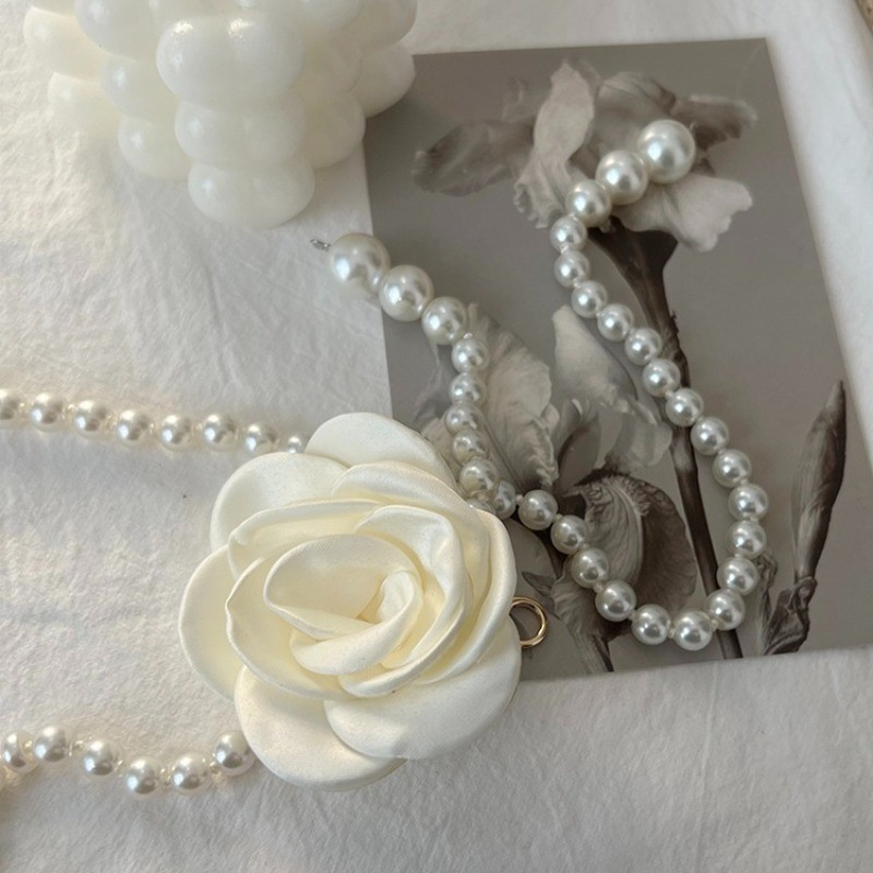 Dây chuyền thắt lưng nữ phong cách retro với họa tiết hoa camellia