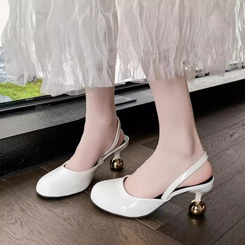 【✨Spot】2025 Giày Cao Gót Đế Mềm Thời Trang Độc Đáo Nữ / Đi Chơi Thanh Lịch Không Va Chạm Dép