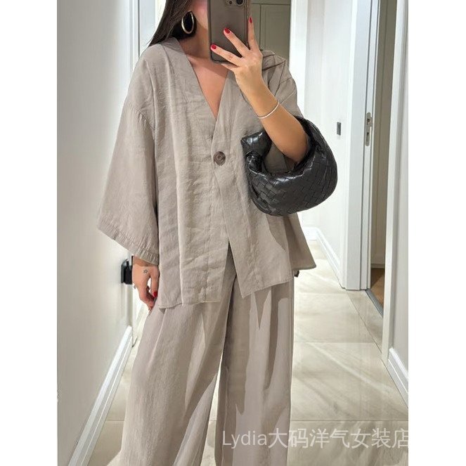 Áo cổ chữ V dáng rộng và quần ống rộng - Thời trang nữ cao cấp, kích thước lớn