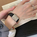 Đồng hồ thời trang cổ điển hình vuông hình vòm IEKE có niche dành cho nữ, dây da cao cấp nhẹ nhàng sang trọng và cao cấp là đồng hồ đeo tay bán chạy nhất — ảnh 4