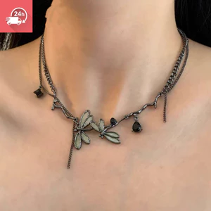 Mặt dây chuyền giọt nước retro màu đen, phù hợp làm vòng cổ nữ, mang lại vẻ đẹp ngọt ngào và mát mẻ.