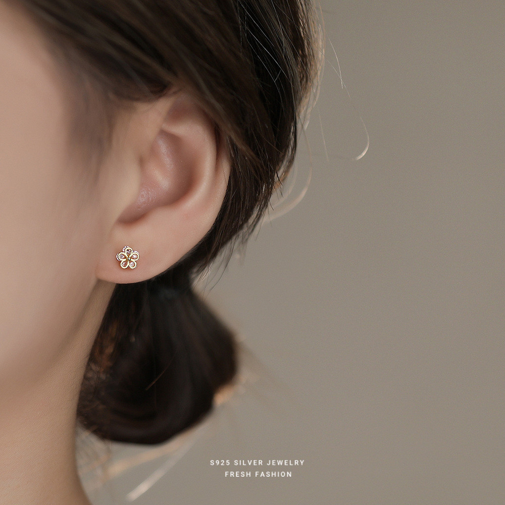 Bông tai hoa zircon đơn giản bạc s925
