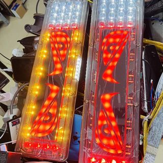 Đèn hậu xe tải HÌNH ĐÔI MẮT cao 14 dài 46cm nhiều chế độ