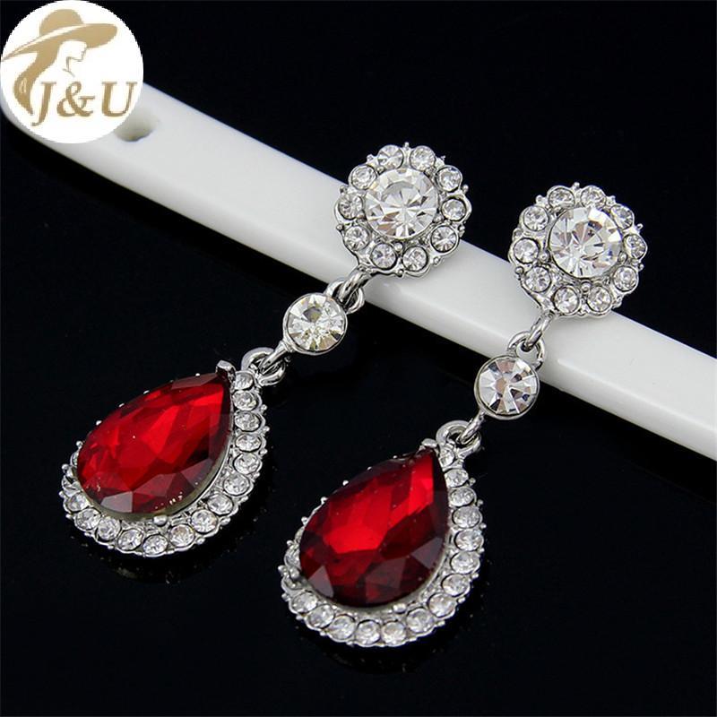 Bông tai charm cô dâu hình giọt nước với kim cương giả và pha lê - Việt Nam