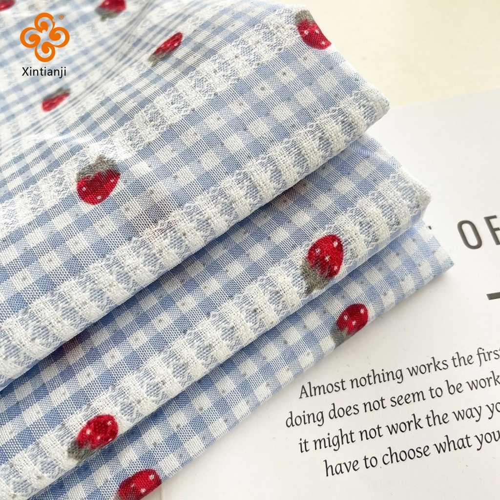Váy trẻ em tự làm từ polyester và cottonjacquard, hoa văn chấm bi màu xanh nhạt