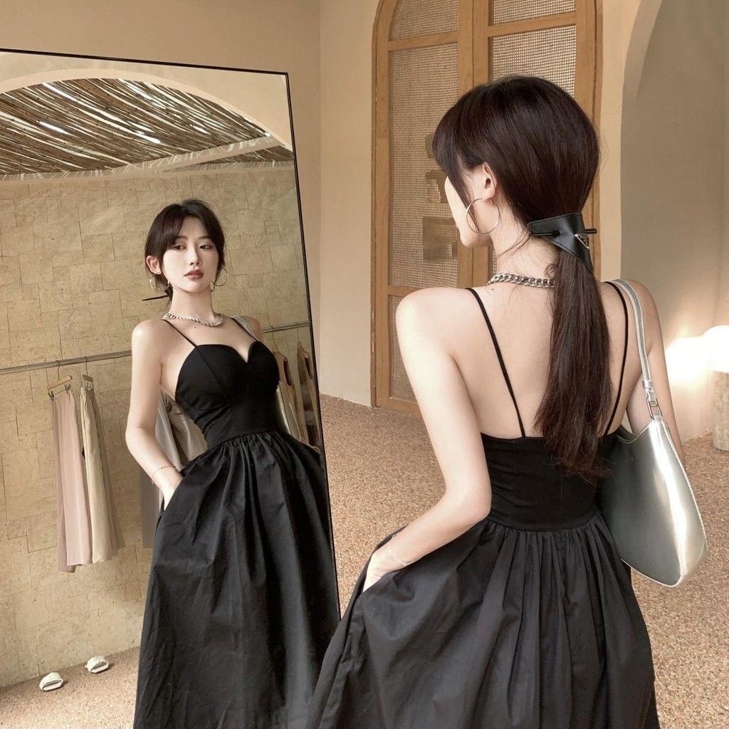 Váy phong cách Pháp nhẹ nhàng màu đen, quai ngang gợi cảm, phù hợp mùa hè