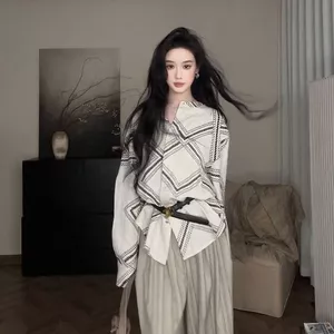 Áo sơ mi nữ in hình phong cách cổ điển, chống nắng, dáng rộng dài tay - Hè mới về