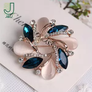 Trâm Cài Pha Lê Hình Bauhinia Cho Đầm
