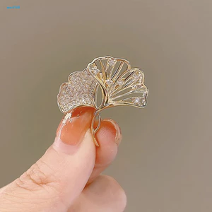 Ghim Ve Áo Thiết Kế Lá Bạch Quả Đính Đá - Chống Mài Mòn và Phù Hợp Cho Đông Nam