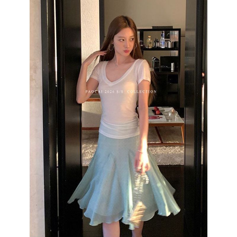 Váy chữ A màu xanh nhạt chấm bi, drape slimmer, phù hợp phong cách nhẹ nhàng mùa hè