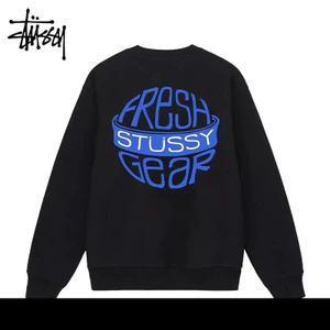 Áo hoodie cổ tròn dài tay thiết kế sáng tạo, chất lượng cao.