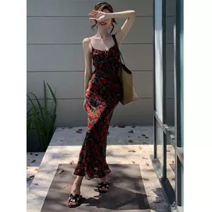 Đầm ôm hoa hồng dáng dài cho mùa xuân hè, phù hợp đi biển