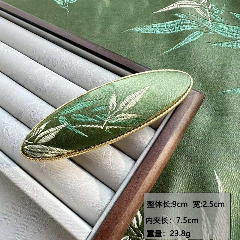 Kẹp tóc mỏ vịt handmade thêu lá tre, phong cách retro và phù hợp cho mùa xuân