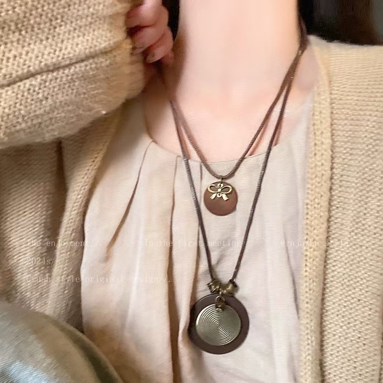 Retro Đôi Dây Da Hạt Gỗ Vòng Cổ Dài Phong Cách Dân Tộc Đau Khổ Đồng Mặt Dây Chuyền Áo Len Dây Chuyền Bohemian Kỳ Nghỉ Xếp Chồng Phụ Kiện