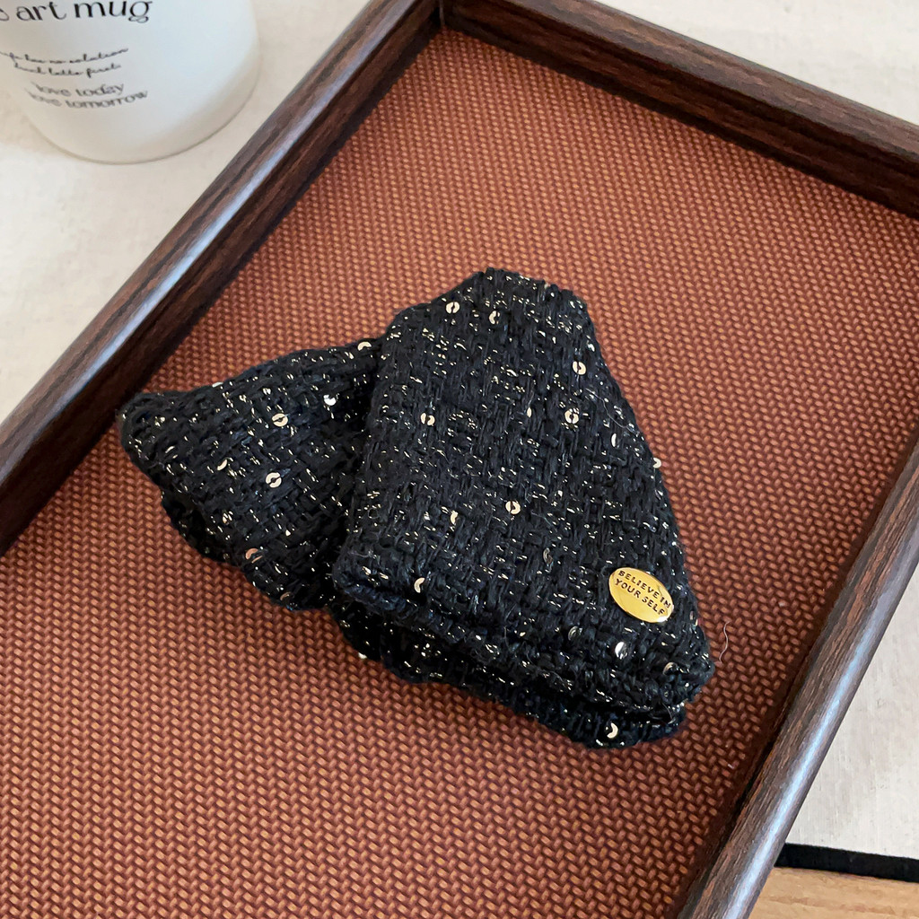 Kẹp Tóc Tam Giác Vải Tối Giản Thời Thượng Mẫu Mới Thu Đông Xu Hướng Kẹp Cá Mập Vintage Phụ Kiện