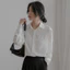 Áo sơ mi nữ màu đen trơn cổ nút, phù hợp làm việc