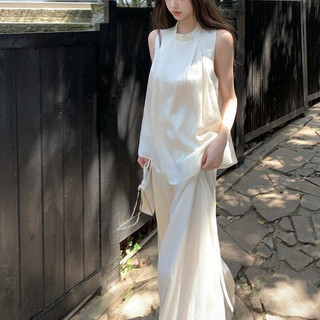 Bộ trang phục mùa hè giản dị tuyệt đẹp, một set hai món mang phong cách thanh lịch cho Nữ