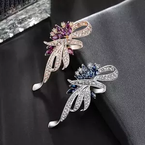 Thời trang dự tiệc cho nữ với pha lê và thổ cẩm