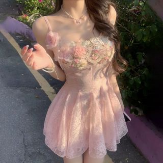 Đầm xuân thu phong cách mới, ren ngọt ngào ôm eo, dáng sling gợi cảm