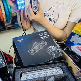 Đèn trợ sáng 6 MẮT 5 chế độ điện chung 12-24v cho xe máy, xe ô tô ( 1 đôi )