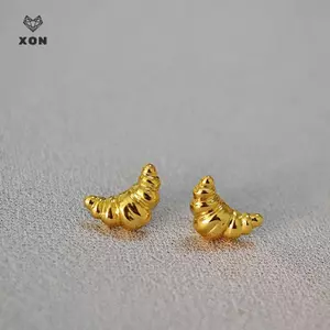 Bông tai đinh tán mini bánh mì dành cho nữ - Quà tặng trang sức tinh tế cổ điển