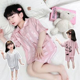 Bộ đồ ngủ cho bé – Áo tay ngắn + quần short lụa lạnh, họa tiết gấu dễ thương mặc ở nhà