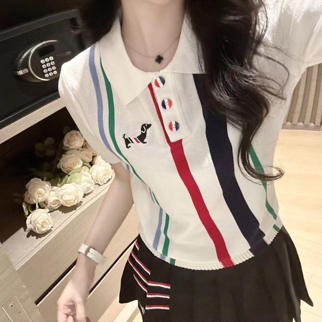 [Seckill trong thời gian có hạn] Mùa hè cổ điển thêu chó con sọc dọc Ice Silk Đan tay ngắn 2026 Thiết kế thích hợp cho mọi trận đấu Áo sang trọng