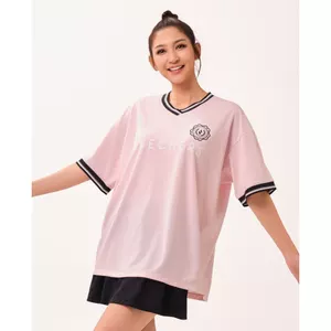 SKECHERS - Áo thun nữ cổ V tay ngắn Game On Iconic_SL126W147-005N