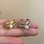 Ở lại hai lớp Trang sức ngón tay tinh tế Kết cấu hợp kim cho phụ nữ và người đàn ông có mặt