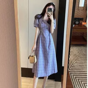Váy caro màu tím phong cách Pháp, dáng suông dài qua đầu gối, tay phồng cổ vuông sang trọng, khuyến mãi mùa hè