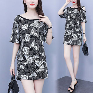 Bộ đồ thời trang dành cho nữ, kiểu dáng mới mùa hè, bộ hai mảnh in họa tiết, áo trễ vai và quần short
