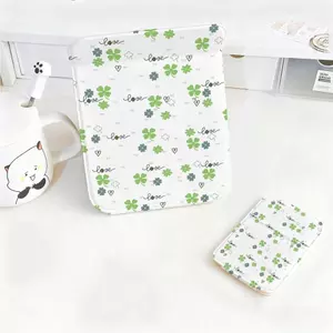 Hoa văn Clover Gương gấp trang điểm cho đi làm đi chơi