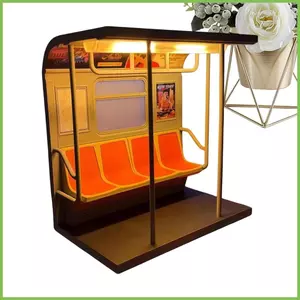 Tàu điện ngầm Đèn LED trang trí xe hơi Retro với 3 áp phích có thể thay thế Đồ chơi tàu điện ngầm dành cho nam giới Trẻ em Người lớn gelhvn