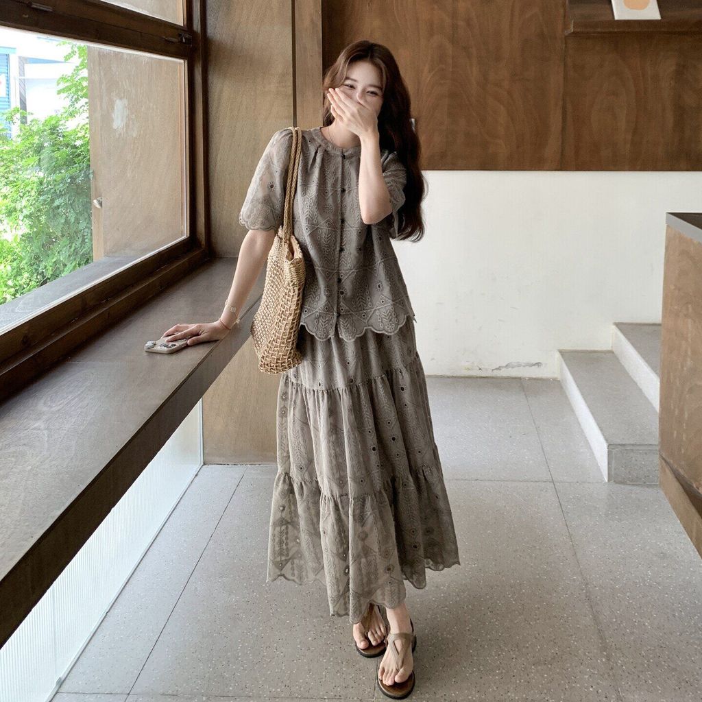 Bộ đồ cao cấp màu xám ngắn tay, phong cách quốc tế mới mẻ - Giảm giá trong thời gian có hạn!