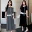 Bộ đồ bà bầu thời trang mùa hè gồm áo thiết kế croptop và váy trước có nút cài