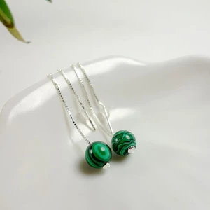 Bông tai dài màu xanh lá cây malachite, thiết kế đơn giản và thời trang