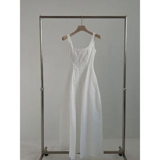 <![CDATA[Áo sơ mi phong cách Hàn Quốc mùa hè 2026, thiết kế slim-fit, một dây không tay]]>